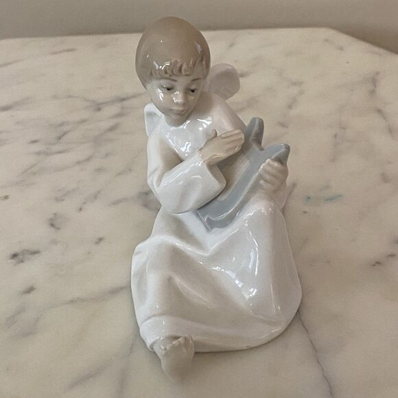 Vintage NAO by Lladro Angel Cherub with Harp Made in Spain Angel Strumming - Picture 7 of 12